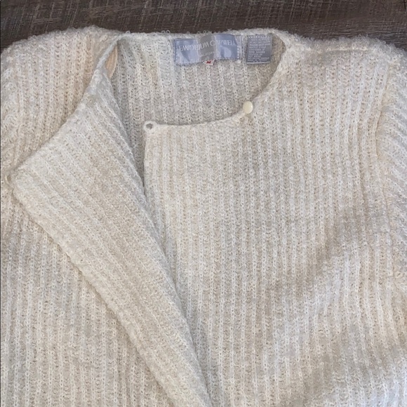 Vintage Cream Chunky Knit Cardigan with Ribbed Pattern and shoulder pads - Picture 5 of 12